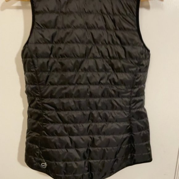 Ladies Puma Small Reversible Winter Vest - Picture 4 of 9
